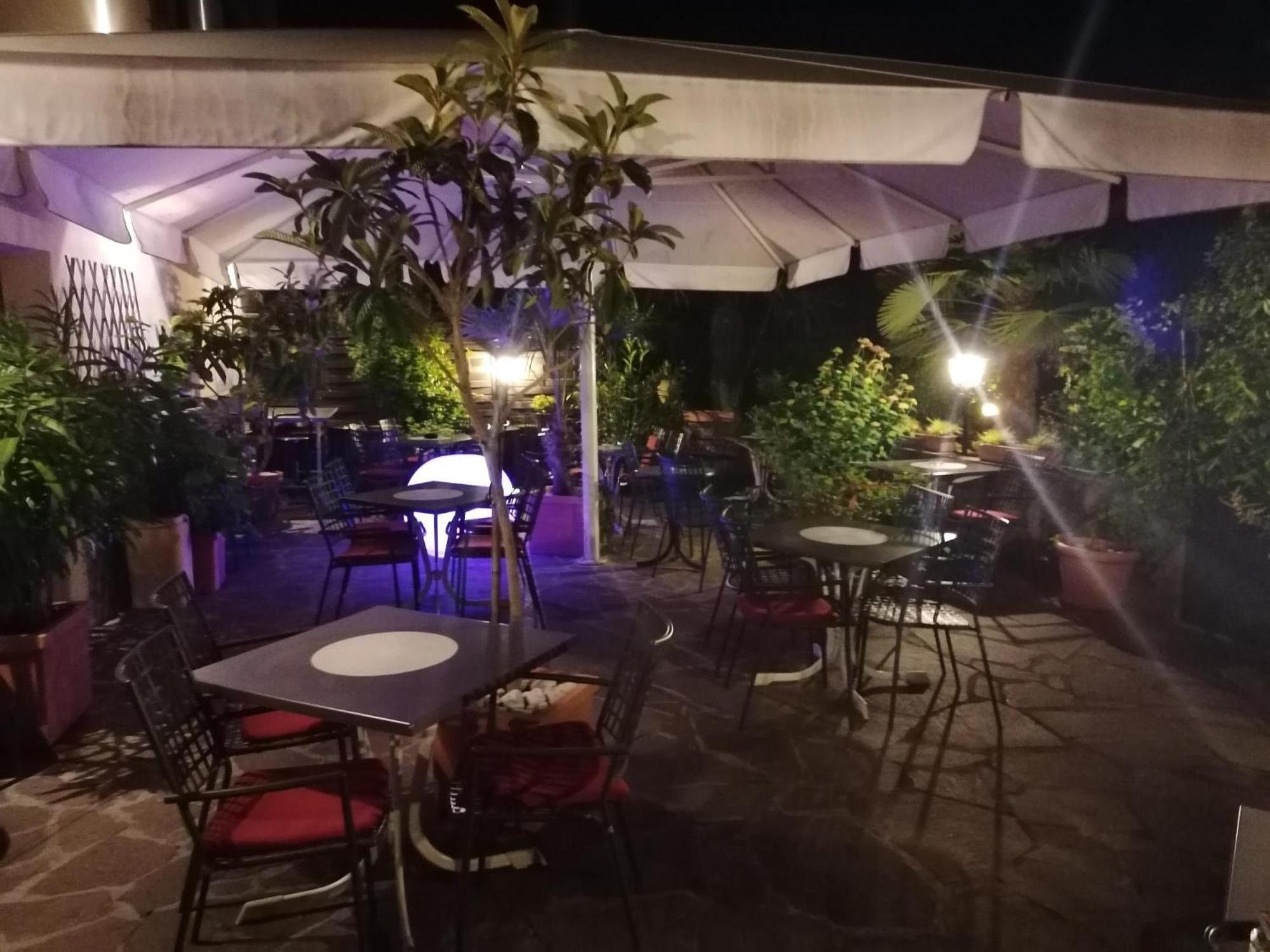 Hotel Garni Brunnenhof Caldaro Esterno foto