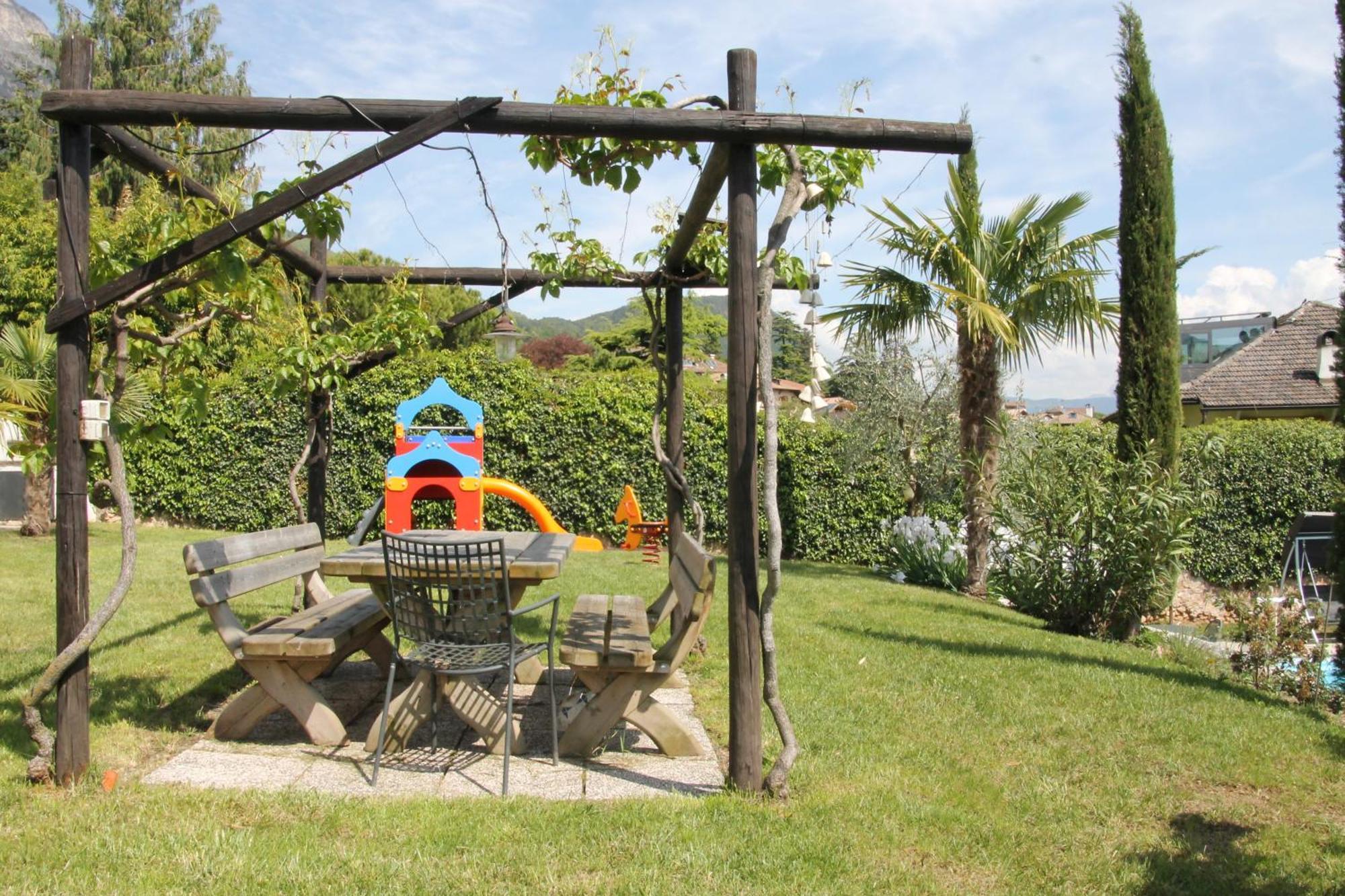 Hotel Garni Brunnenhof Caldaro Esterno foto