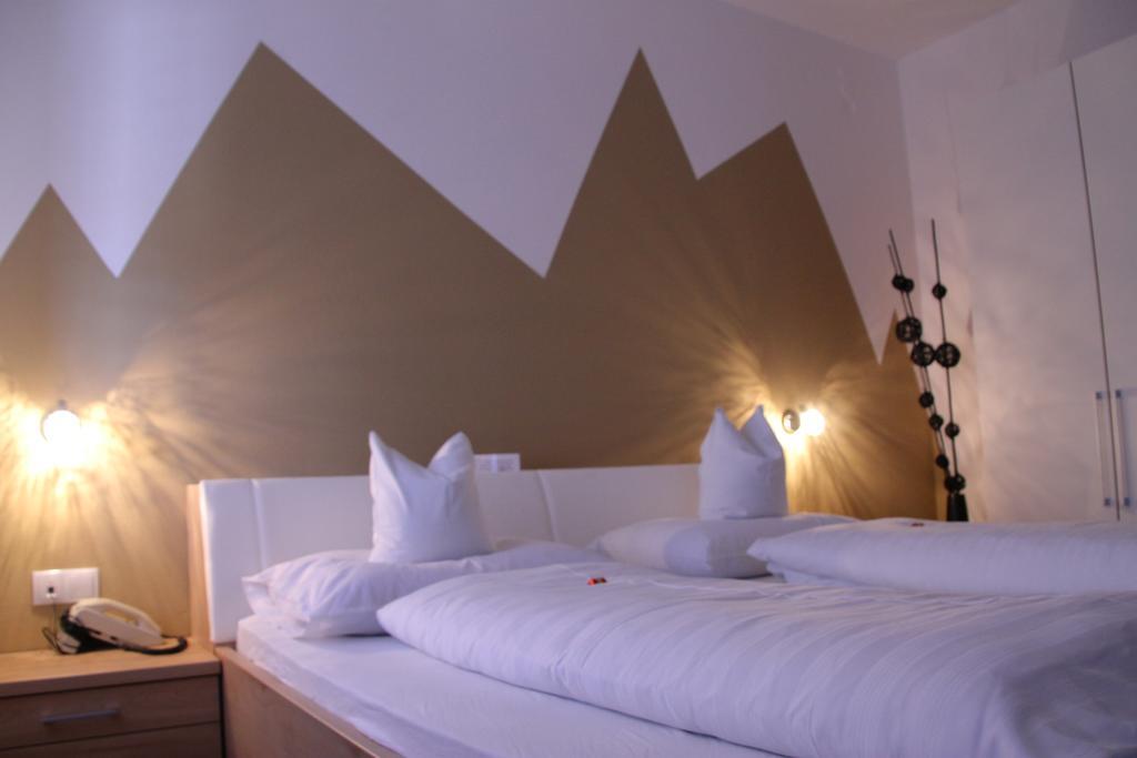 Hotel Garni Brunnenhof Caldaro Esterno foto