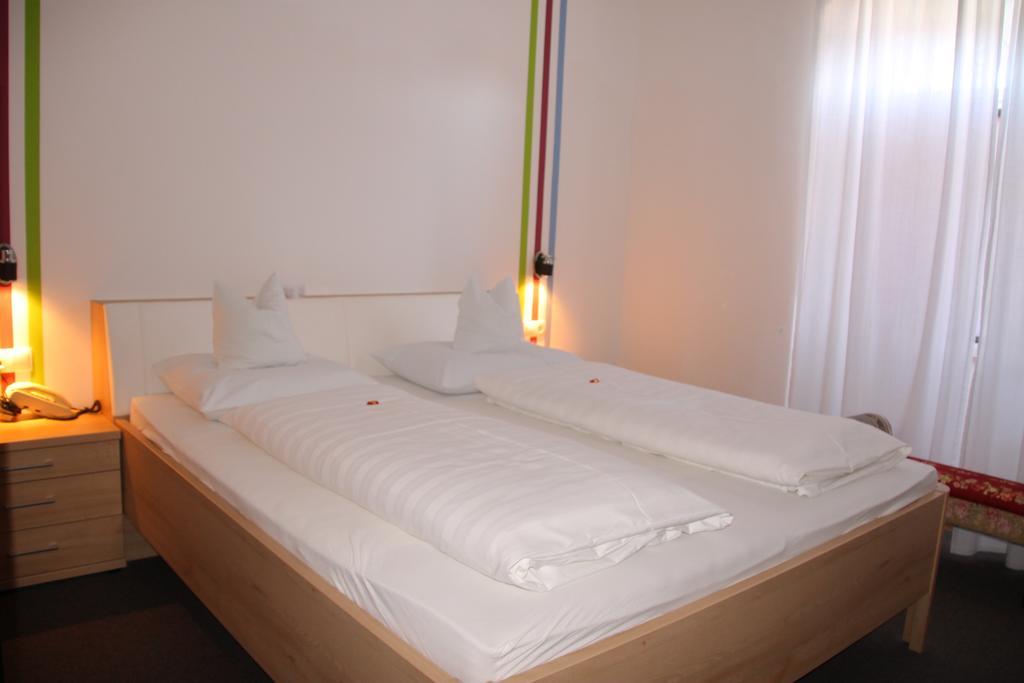 Hotel Garni Brunnenhof Caldaro Esterno foto