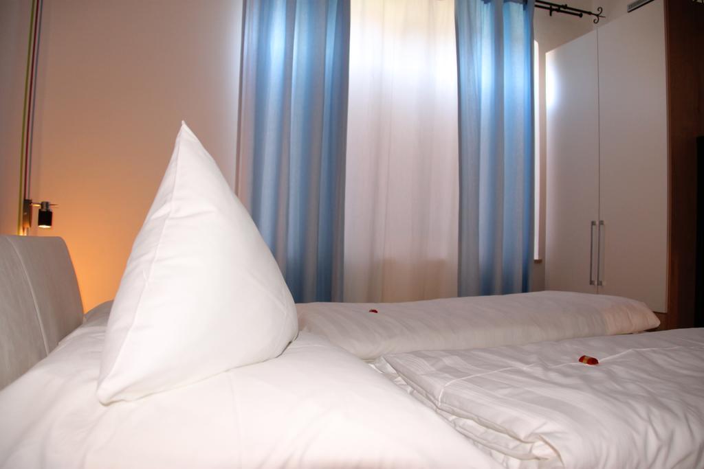 Hotel Garni Brunnenhof Caldaro Esterno foto