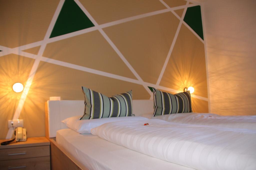 Hotel Garni Brunnenhof Caldaro Esterno foto